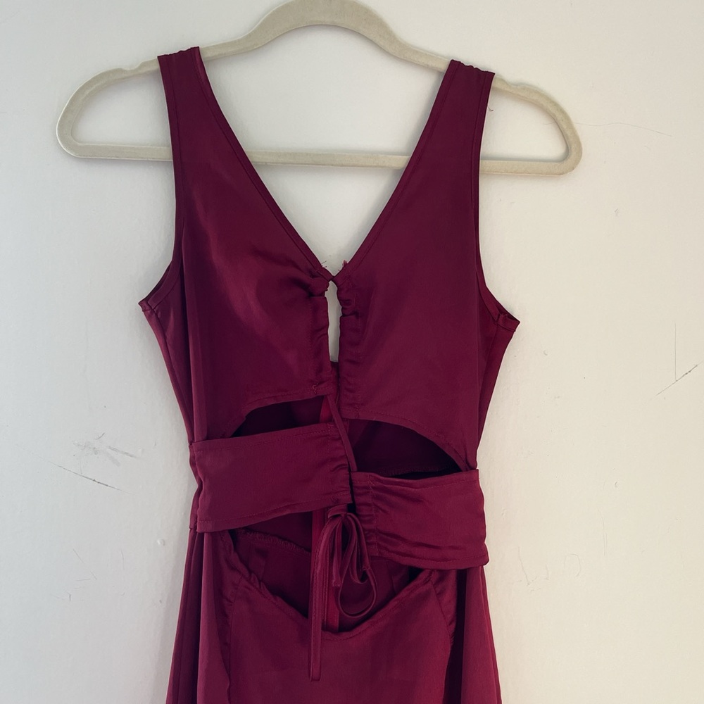 PLT true xs petite Burgundy midi dress with cut-out detail